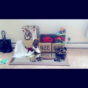 2 pairs of Air retro Jordan sneakers